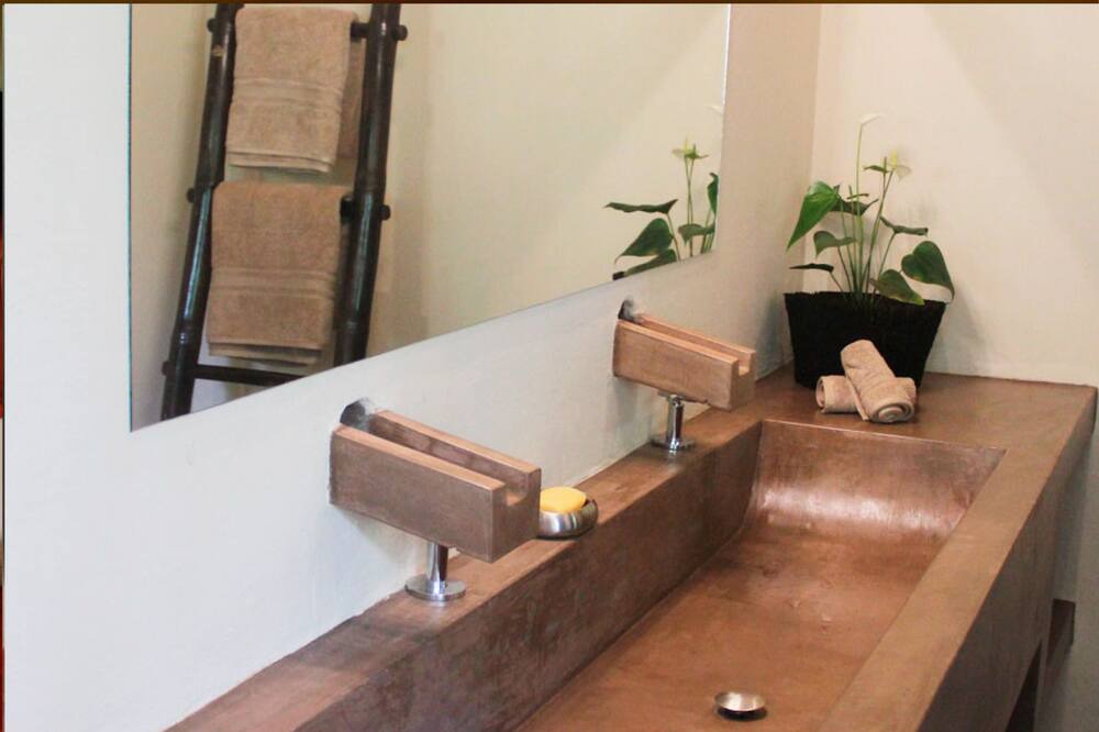 Photo of Bathroom in Mombacho Volcano Nature Reserve