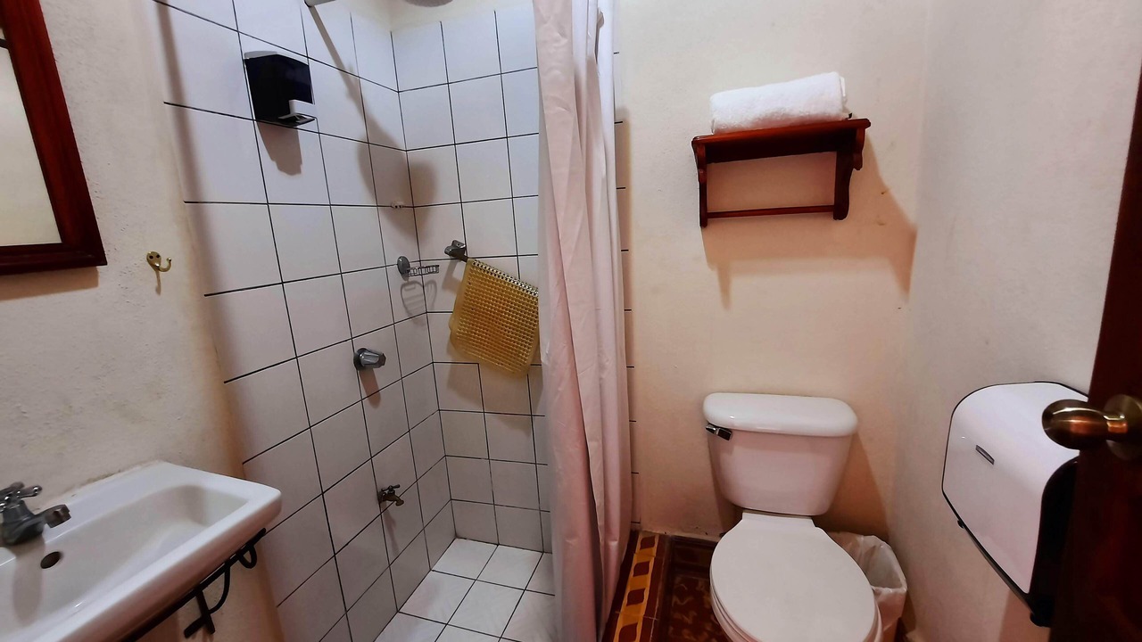 Photo of Bathroom in Leon