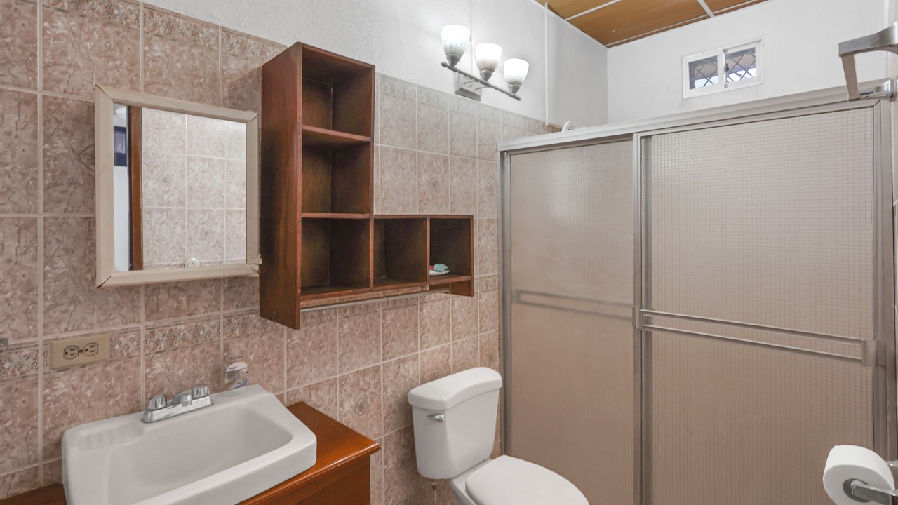 Photo of Bathroom in Leon