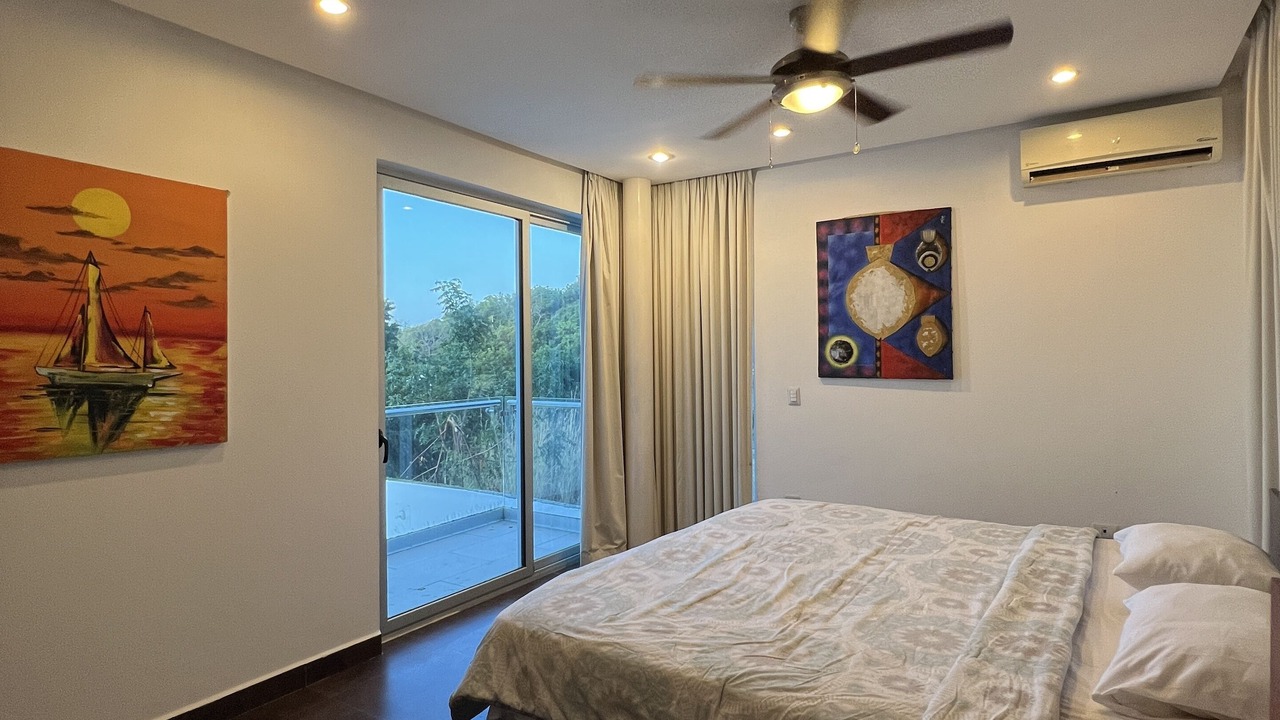 Photo of Bedroom in Pacific Marlin
