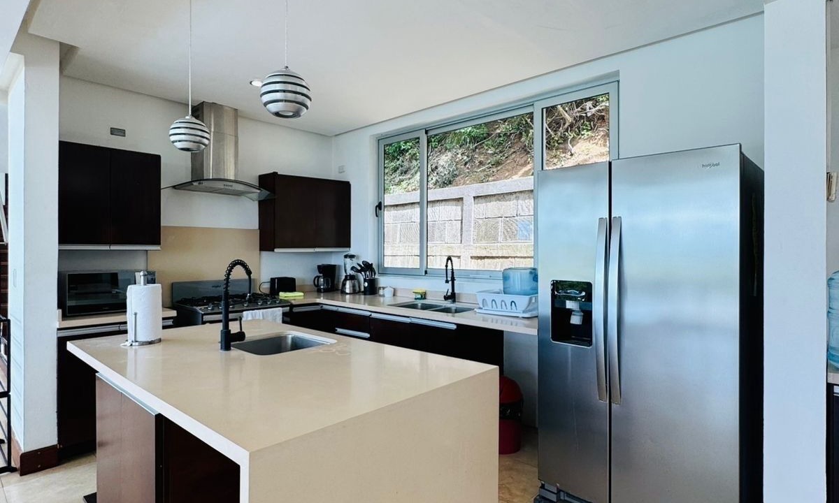 Photo of Kitchen in Pacific Marlin