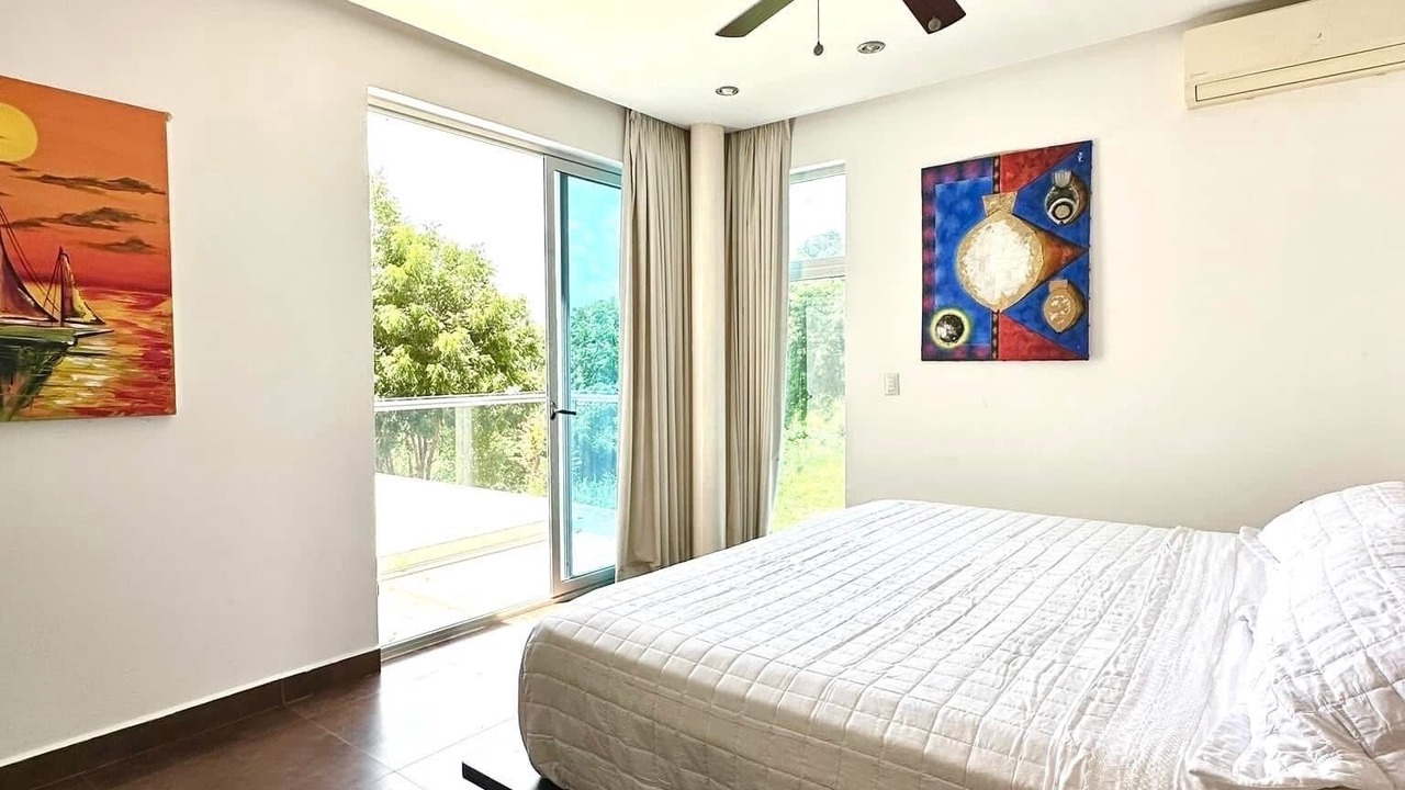 Photo of Bedroom in Pacific Marlin