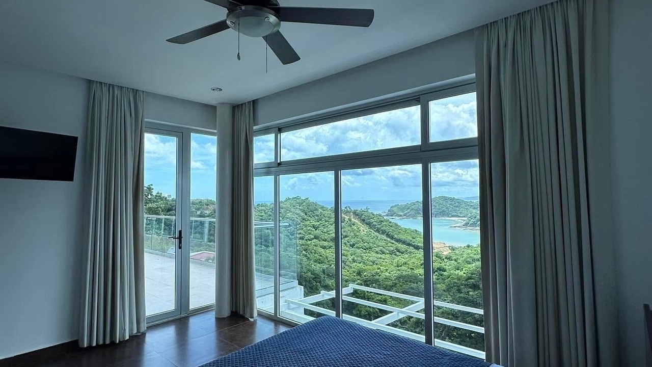 Photo of Bedroom in Pacific Marlin