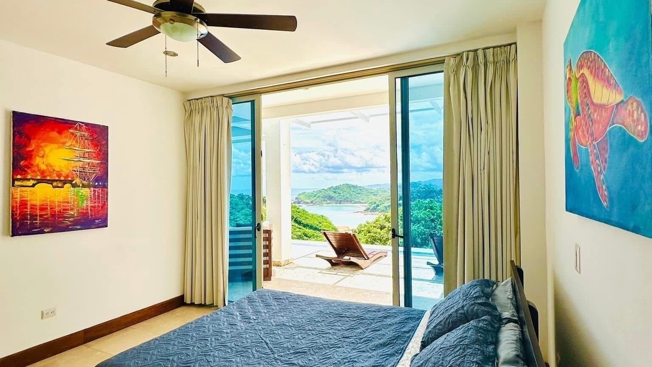Photo of Bedroom in Pacific Marlin