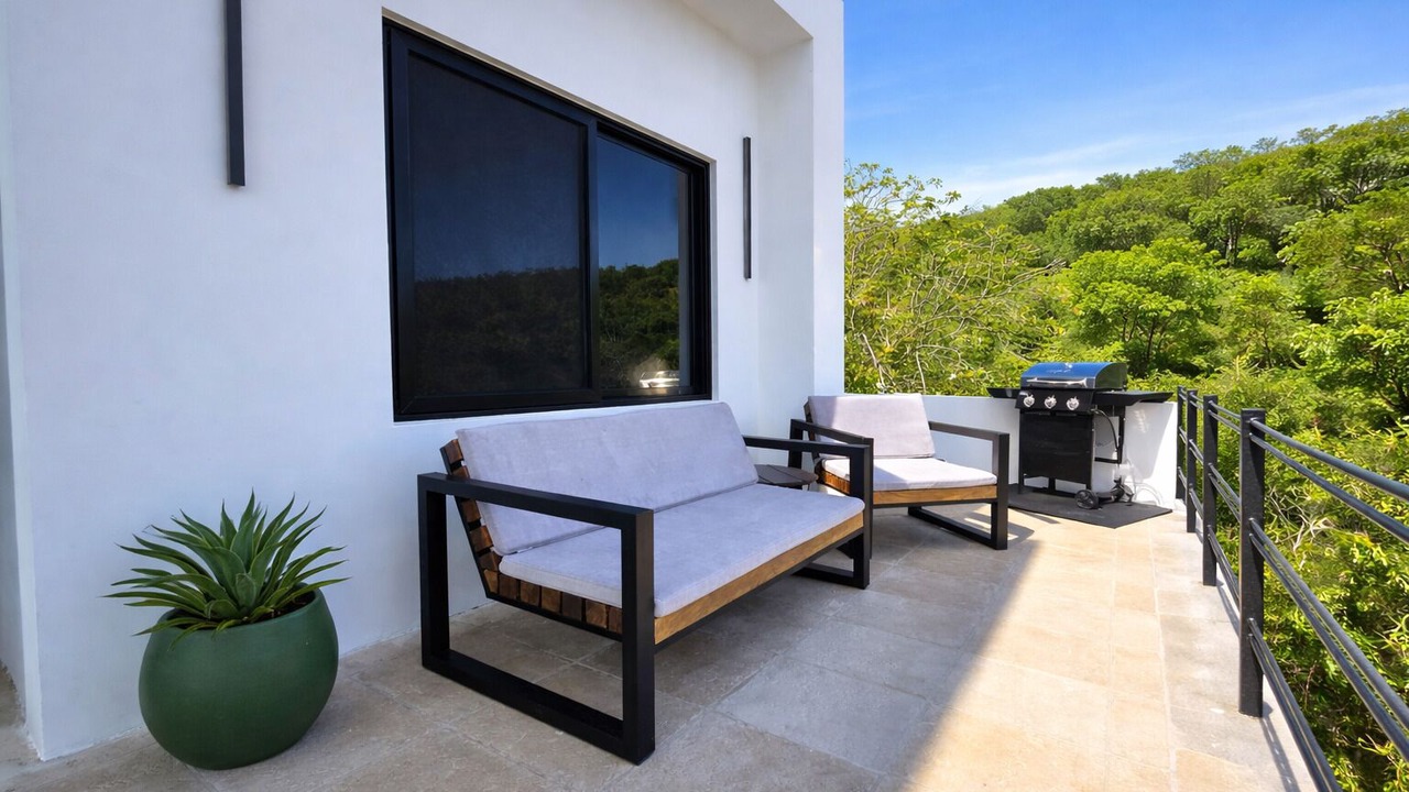 Photo of Patio Balcony in Paradise Bay