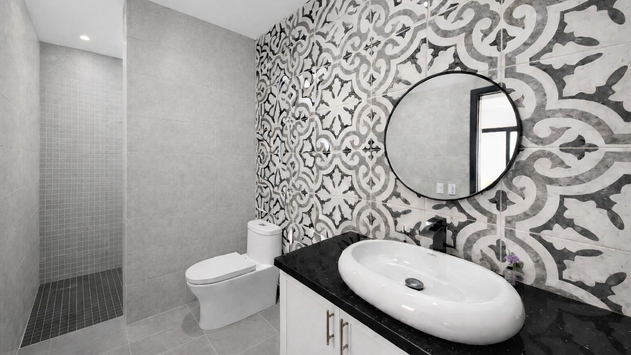 Photo of Bathroom in Paradise Bay