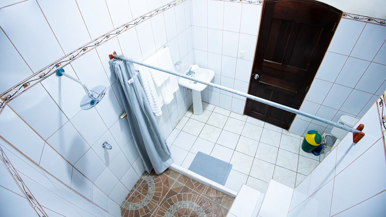 Photo of Bathroom in Leon