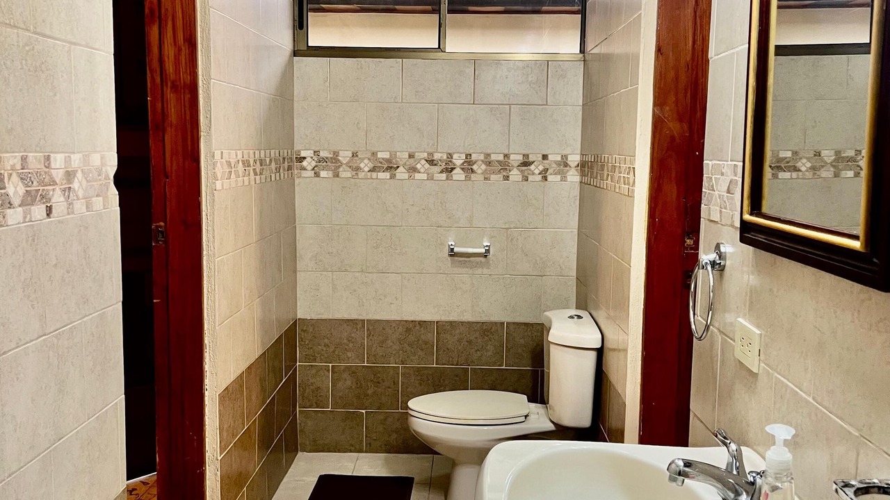 Photo of Bathroom in Leon