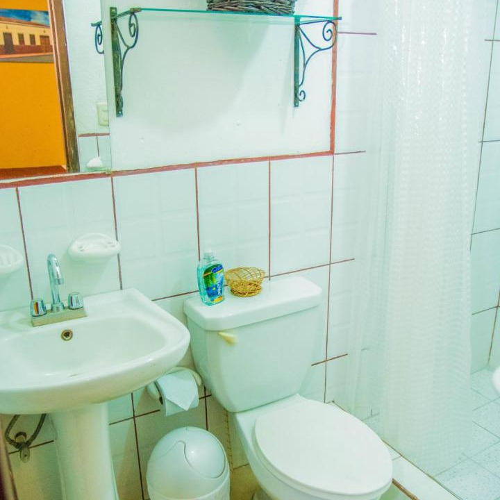 Photo of Bathroom in Leon