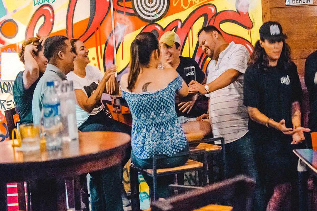 Photo of Human In Picture in Leon