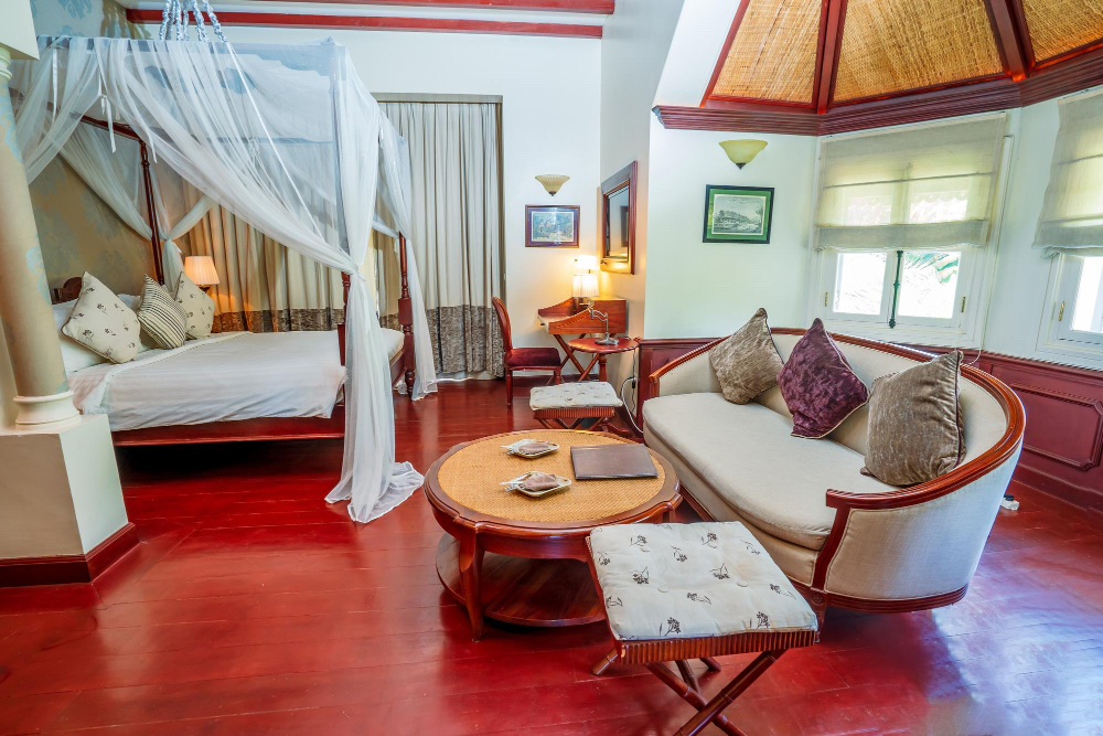 Standard Room, 1 Queen Bed, Lake View