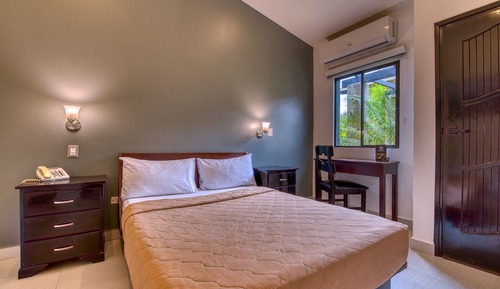 Standard Room, 1 Queen Bed