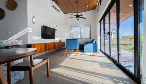 Three-Bedroom Vacation Home 