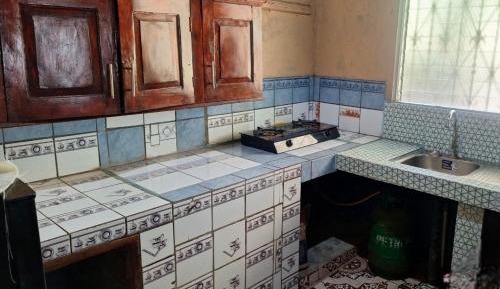 Basic Triple Room with Shared Bathroom