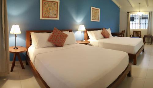 Deluxe Queen Room with Two Queen Beds