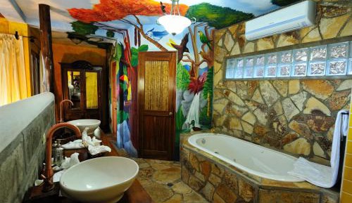 Honeymoon Suite