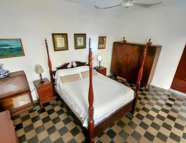 Deluxe Studio