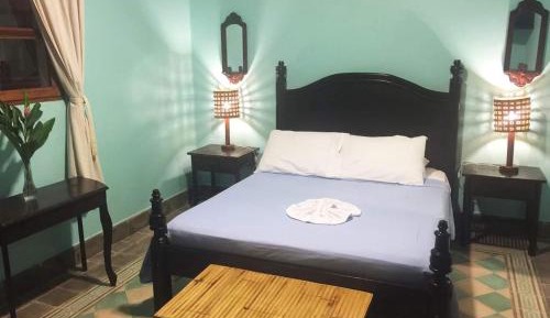 Deluxe Queen Suite