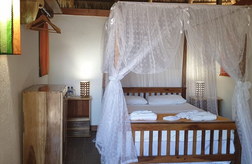 San Juan de Oriente Cabin | San Simian Lodge