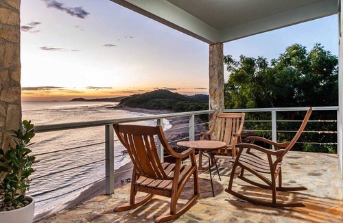 Popoyo Hostel | Magnific Rock - Surf Resort & Yoga Retreat Nicaragua - Hostel