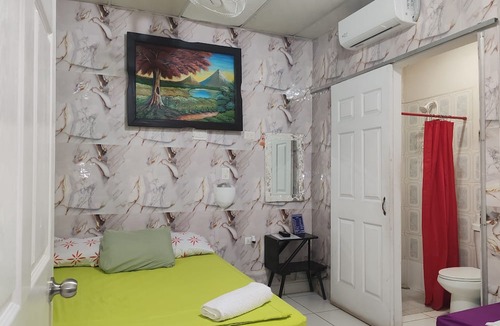 Leon Hostel | Hostal Ruinas de San Sebastian - Hostel