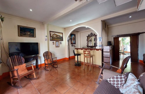 Leon Hostel | Hostal Ruinas de San Sebastian - Hostel
