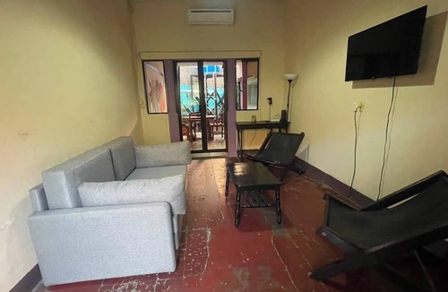 Leon House | Casa Caballito