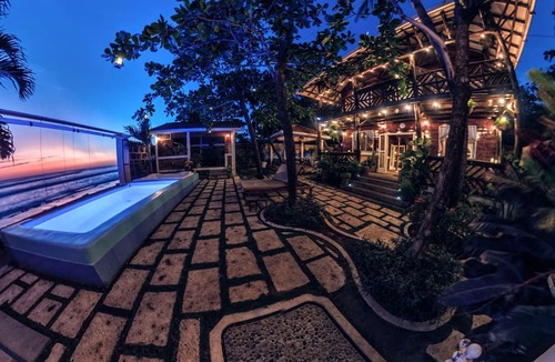 Pochomil Apartment | 2 Casitas for 8 Guests on Beach Front w Pool AC