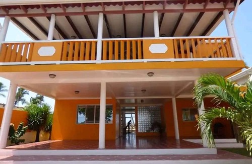 Poneloya House | Beachfront House With Pool - Perfect for 12 People