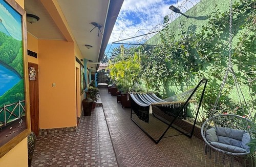 Granada House | GRANADOS GUEST HOUSE