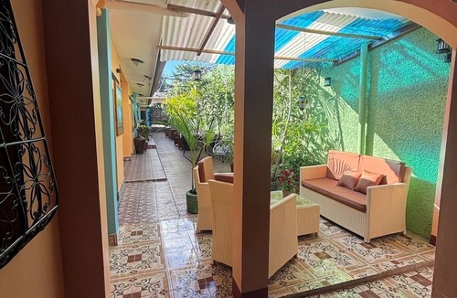 Granada House | GRANADOS GUEST HOUSE