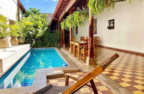 Granada Apartment | Granada Apartment #2 5 minutes from Calle La Calzada
