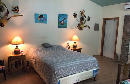 Catarina House | Serene 2-bedroom house, beautiful swimming pool & gardens in colonial Catarina