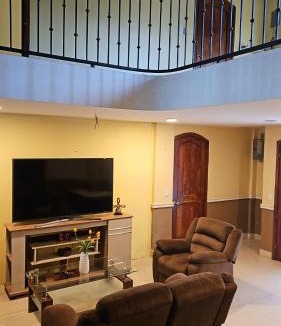 Chinandega House | Casona Blanca Guesthouse