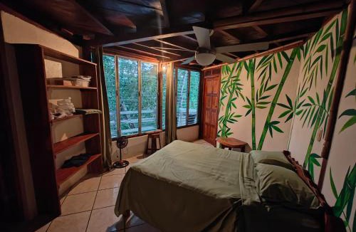 Santa Cruz House | Finca Nuestra Madre Tierra