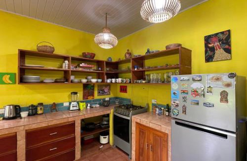 Merida Hotel | Parrot bungalow - Shared kitchen - Valle de Volcanes - Playa Perú