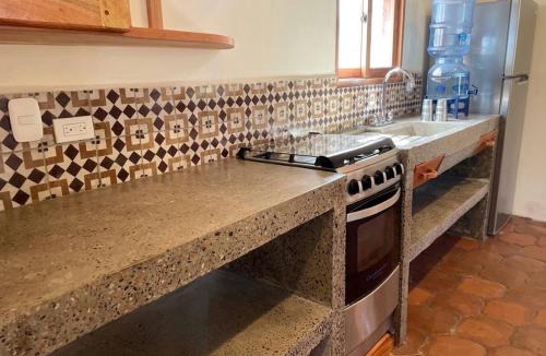 Escamequita Ski Chalet | Casita Blanca - Piscina - BBQ - Fogata - Finca a 15 min de San Juan Del Sur y Playas