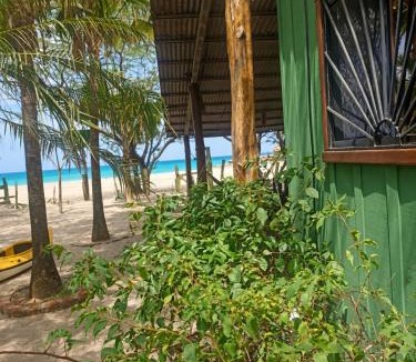 Playa Gigante Apartment | Beach-Front Bungalow