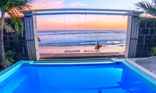 Pochomil House | Romantic Beachfront Casita w Pool - AC - Sleeps 4
