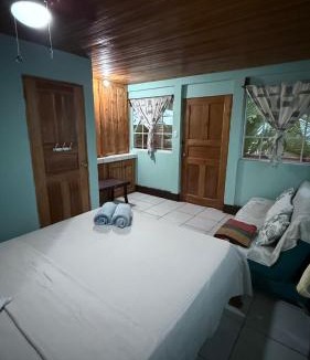 Little Corn Island Bed & Breakfast | Las Palmeras OceanView Hotel and Dive Center