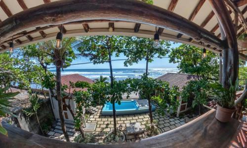 Pochomil House | Balcony Bedroom Suite w Romantic Sunsets - AC - Pool