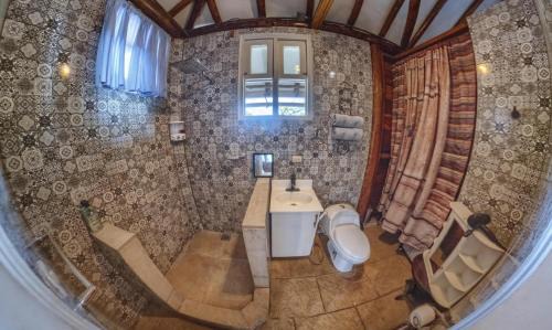 Pochomil House | Balcony Bedroom Suite w Romantic Sunsets - AC - Pool