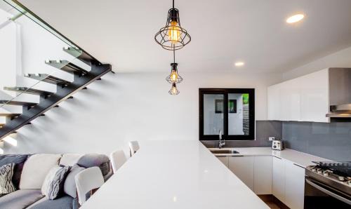 Paradise Bay House | Trendy Loft House - Private Pool - Ocean View - Santa Cruz