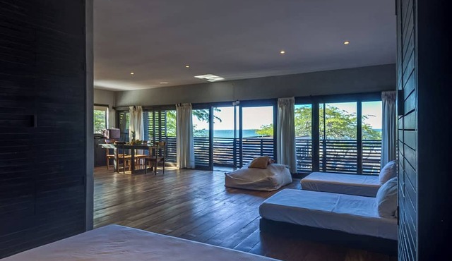 99 Surf Lodge