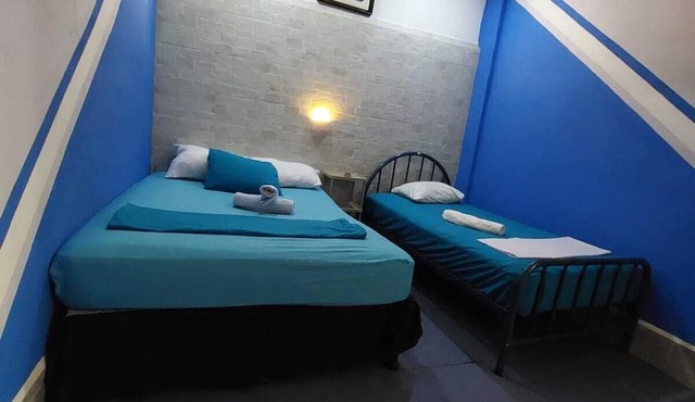 Hostal Ruinas de San Sebastian - Hostel in León