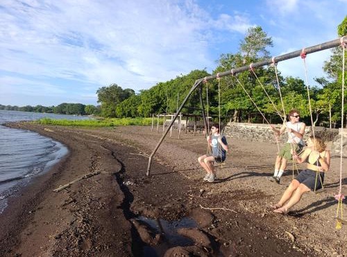 Kencho's Beach House-Sunset & Beachside stay in Ometepe