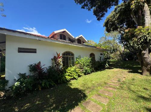Van Kouwenhoven Hostel in Diriamba