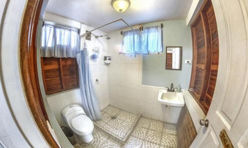 Romantic Beachfront Casita w Pool - AC - Sleeps 4 in Pochomil