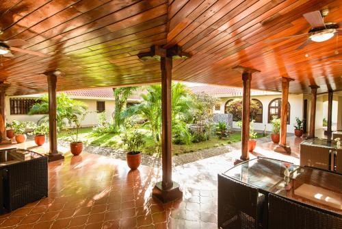 Hotel Flor De Sarta in León